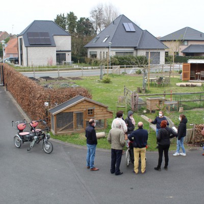 De moestuin en deelfietsen ontdekken.