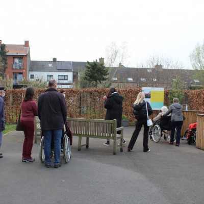 Samen stil worden op de troostplek