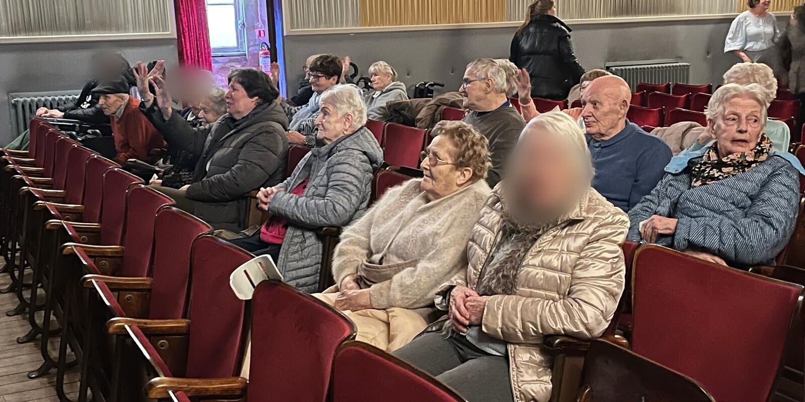 bewoners in cinema De Keizer in Lichtervelde
