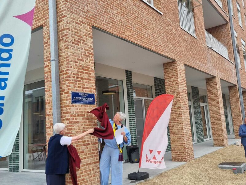Onthulling straatnaambord Zuster Filiepstraat