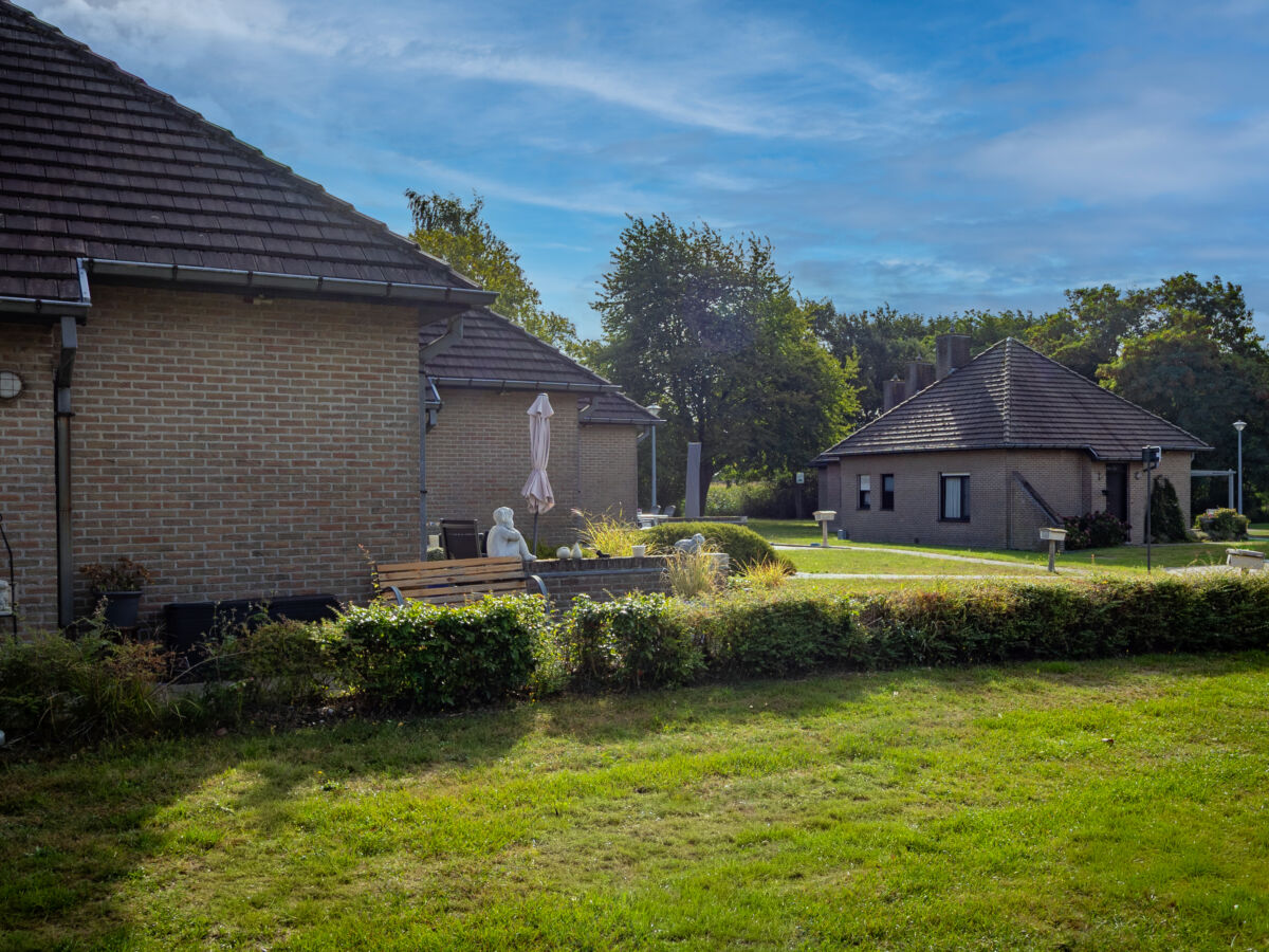 gebouwen seniorenwoning Oostrozebeke zijaanzicht